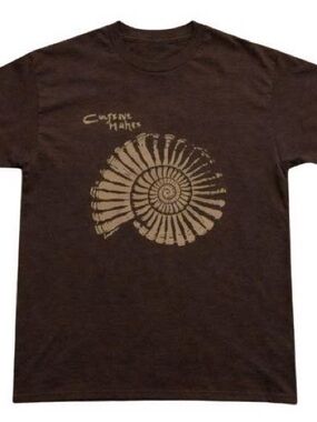 Gildan Brown Short Sleeve T-Shirt with Tan Spiral Graphic